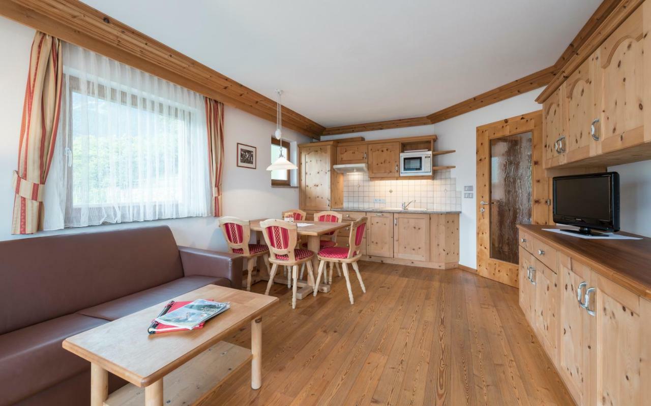 Huetterhof Apartment Tirolo Luaran gambar
